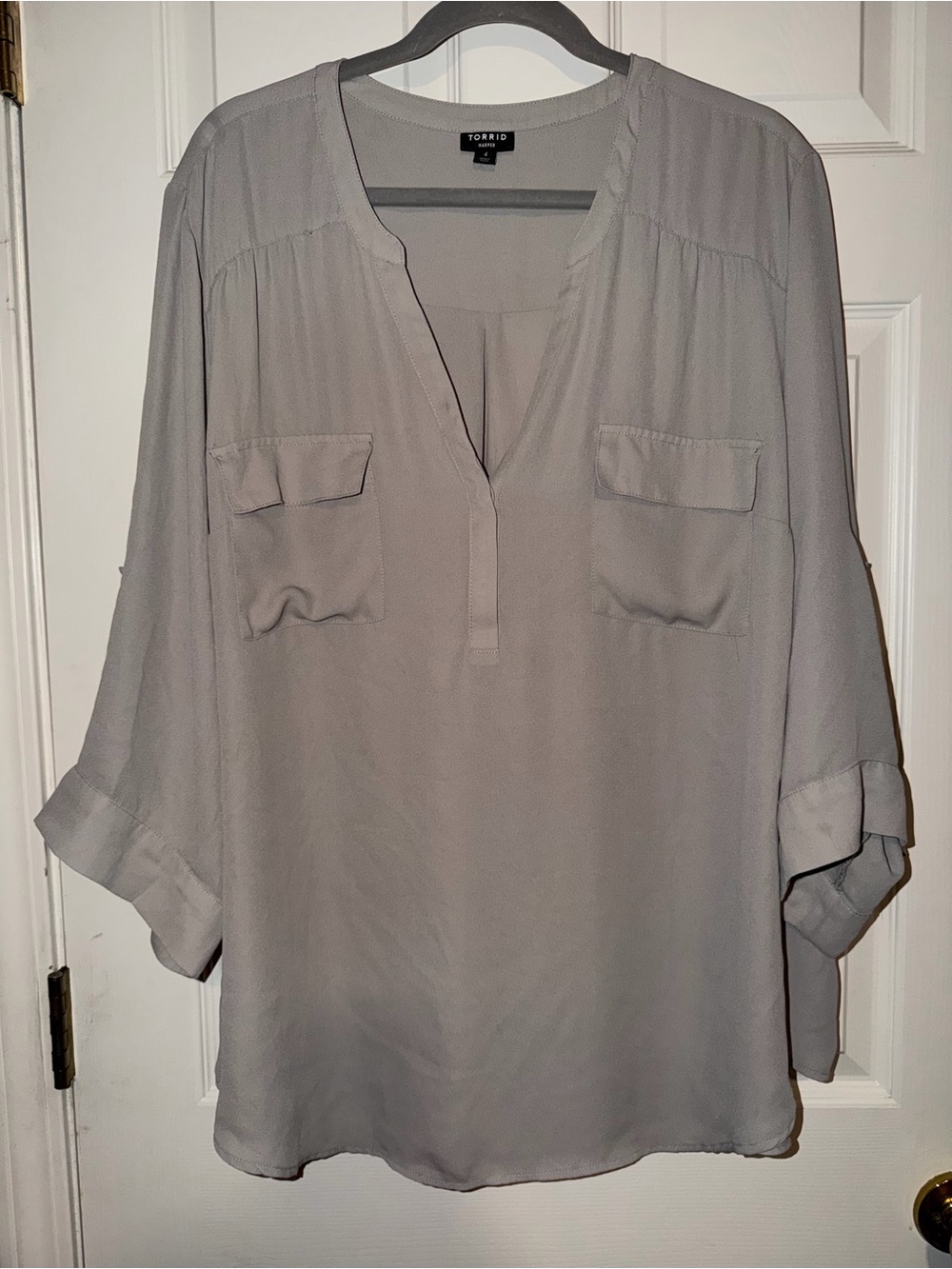 torrid Harper Georgette Plus Size Light Gray Split V-Neck Roll-Tab Blouse